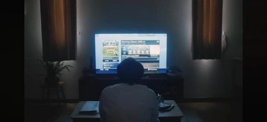 일본의 아재가 과거로 돌아가 친구들과 플스게임을 함.jpg_41.webp