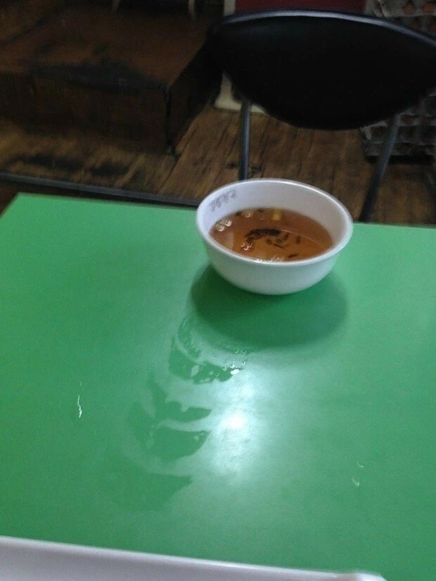 가끔 식당에서 보인다는 괴현상_1.webp