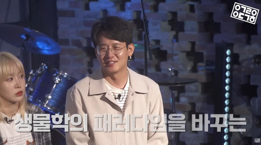 다른 종을 만들도록 진화하고있는 현대 개미 사회_1.png
