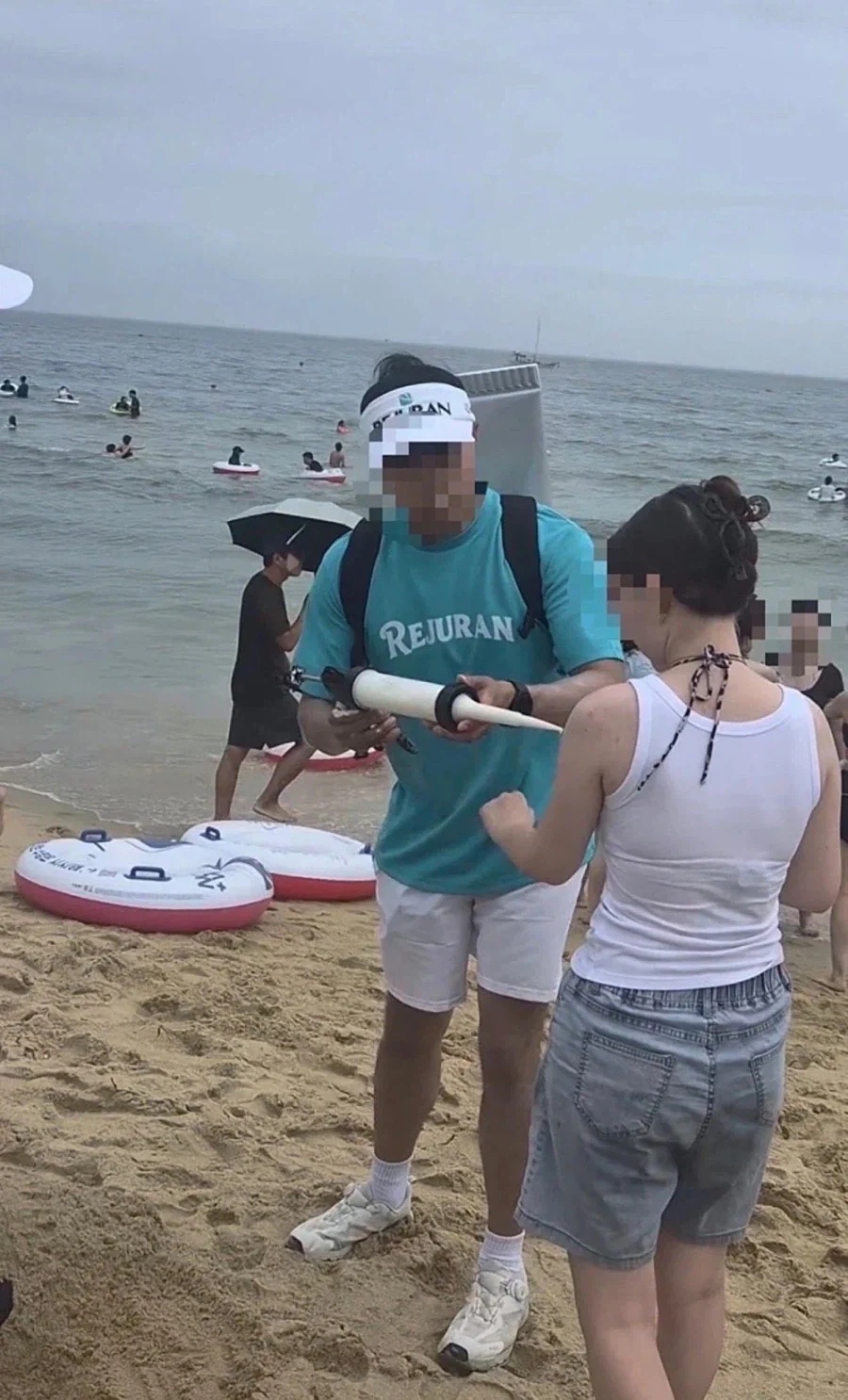 해운대 선크림 영업사원_3.webp