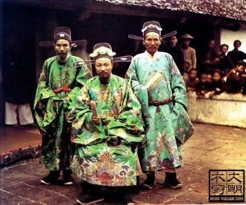 높으신 분들 격식 유지하기도 절대 쉽지 않은 이유_3.webp
