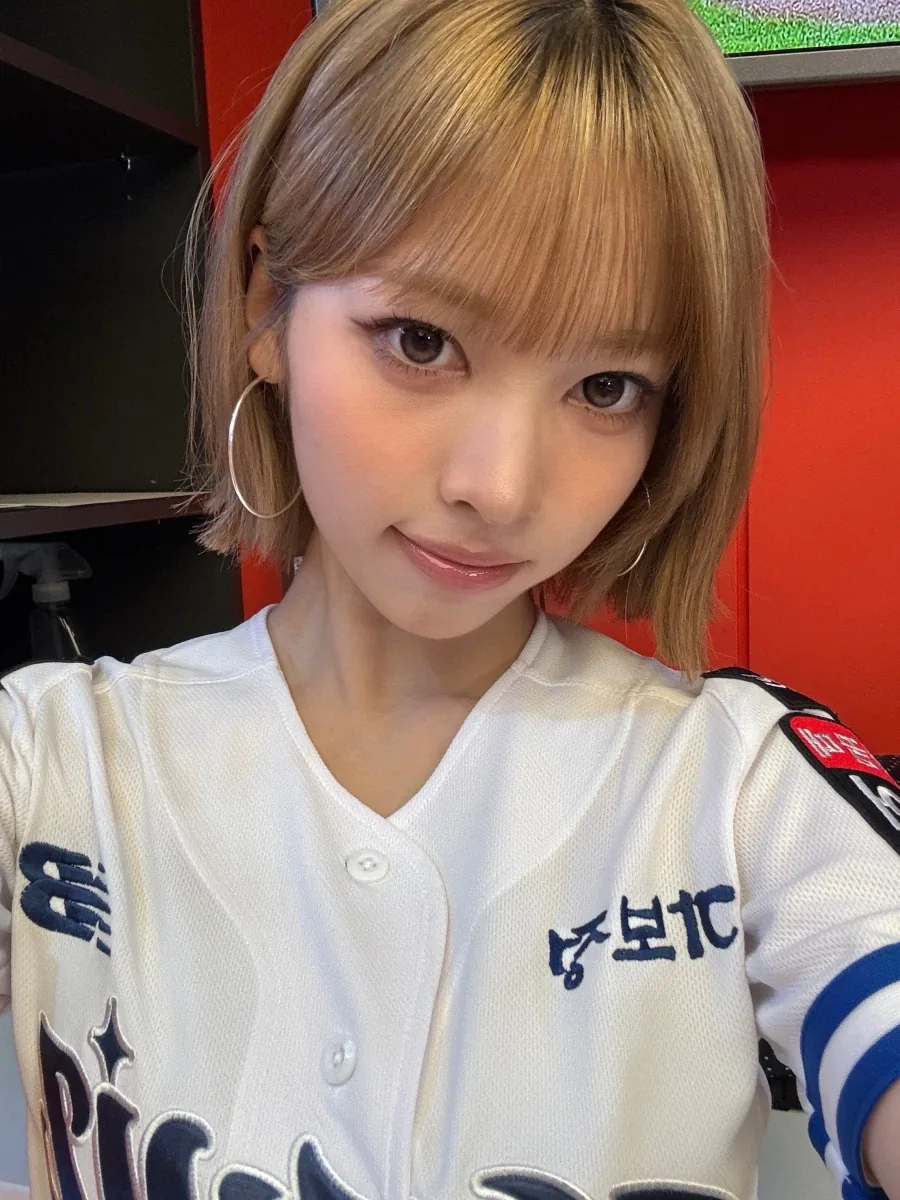 리센느) 핫걸_1.webp