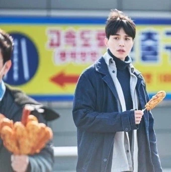 핫도그 하나에 행복했던 사람_2.webp