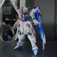 RG 프리덤 건담 Ver.GCP 클리어 컬러 전시 사진