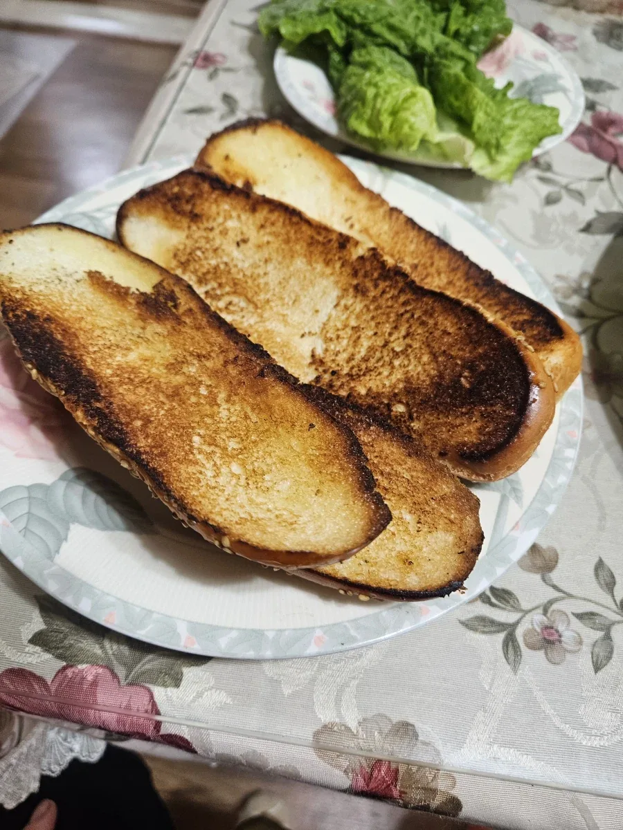 야간근무하고 먹는 식사_3.webp