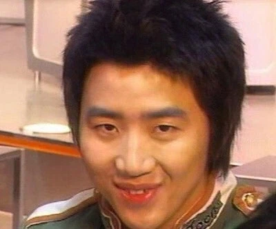 홍진호에게 물 좀 달라고 하는 말을 3글자로 줄이면?_1.webp