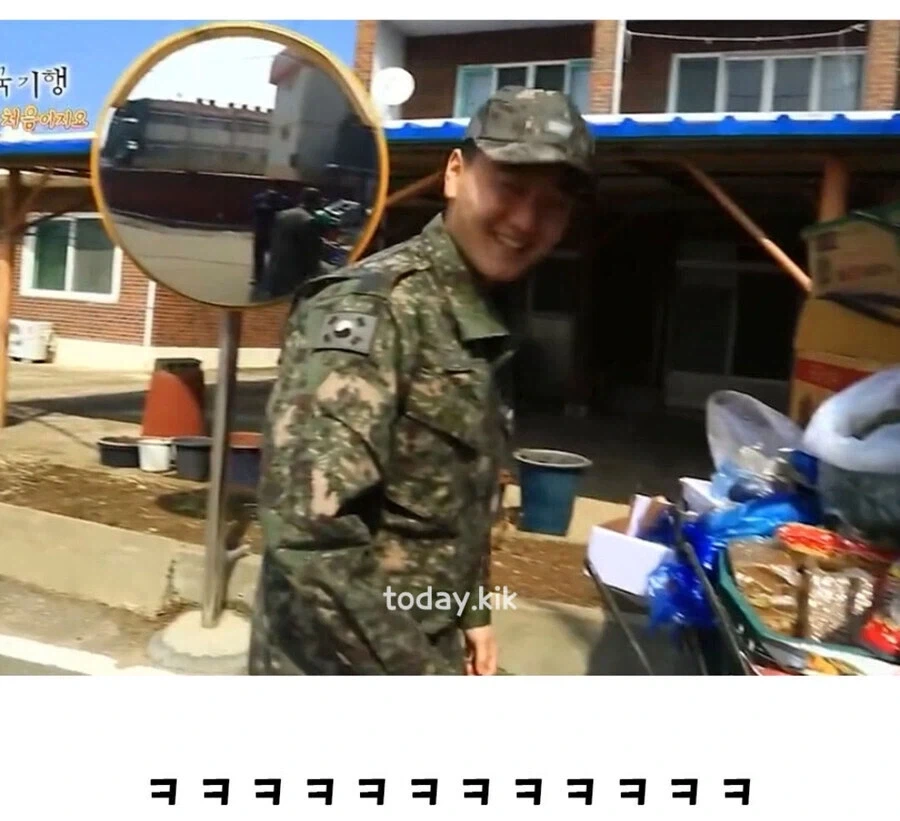 손자 먹을 초코우유 있나는 할머니_2.webp