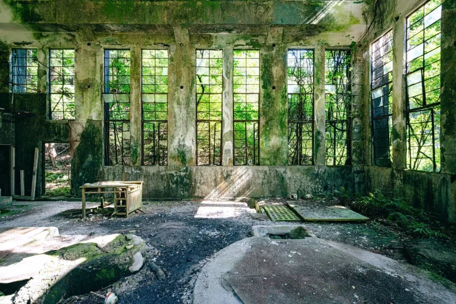 일본, 숲속의 수력발전소 폐허_2.webp