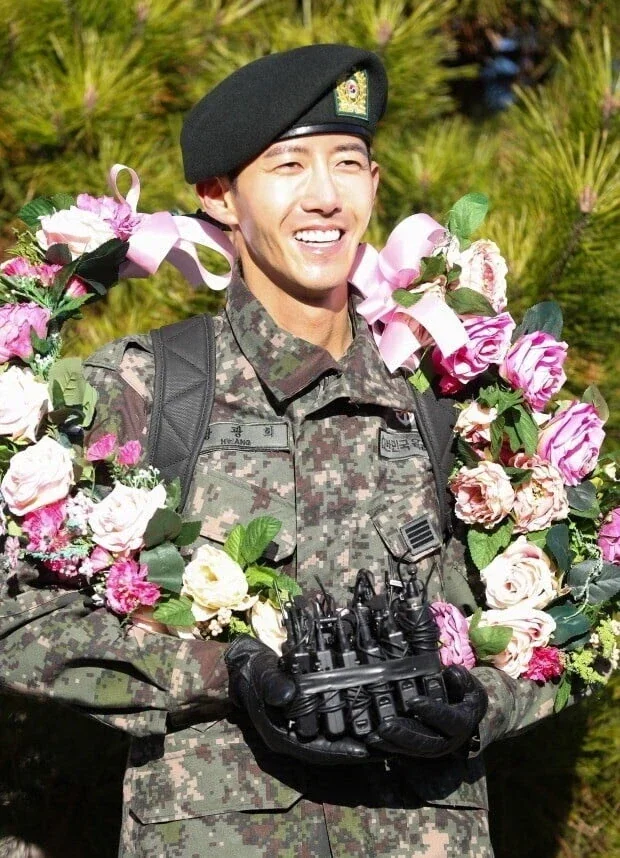 군복무 연예인들중 특이한 사례_1.webp