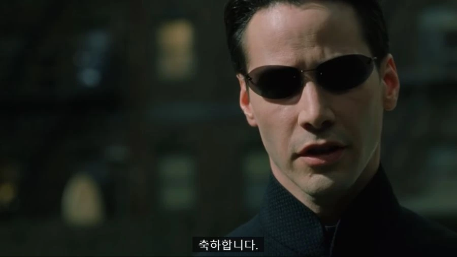 네오와 담소를 나누는 스미스 요원_5.png