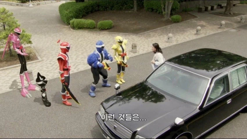 신작 로봇애니 각본가의 화려한 커리어_11.webp