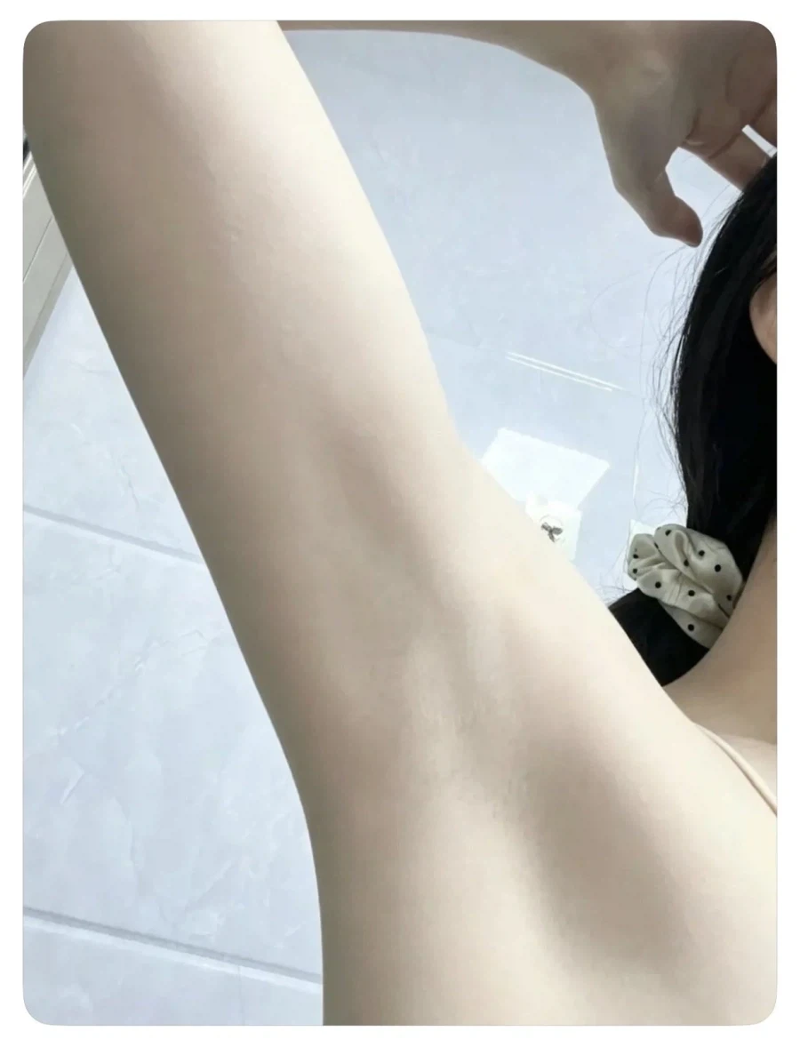 겨드랑이로 남자 꼬셔버린 테토녀_2.webp