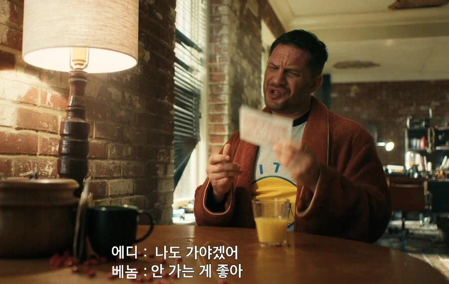베놈 영화 캐릭터성 중에 이건 웃겼음_5.webp
