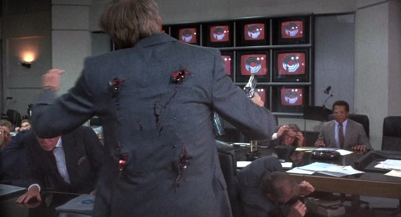RoboCop.1987.720p.BDRip.x264.DTS[(138132)2016-09-14-21-32-42].JPG