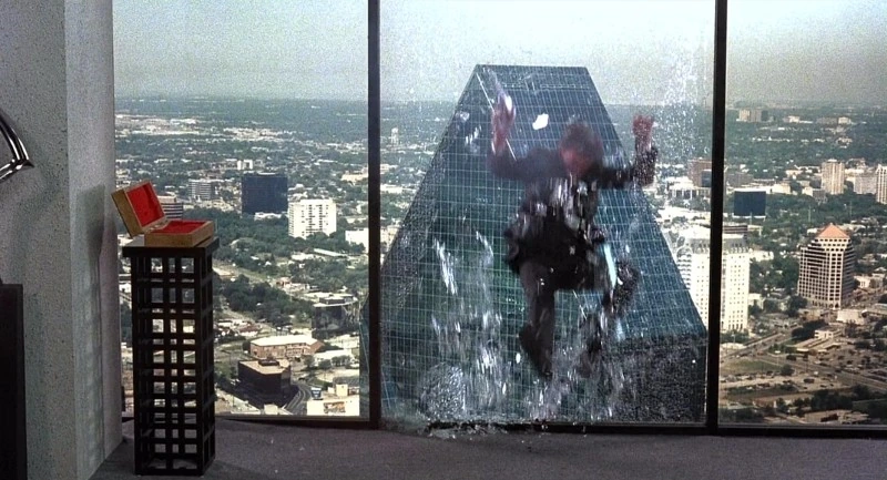 RoboCop.1987.720p.BDRip.x264.DTS[(138213)2016-09-14-21-32-49].JPG