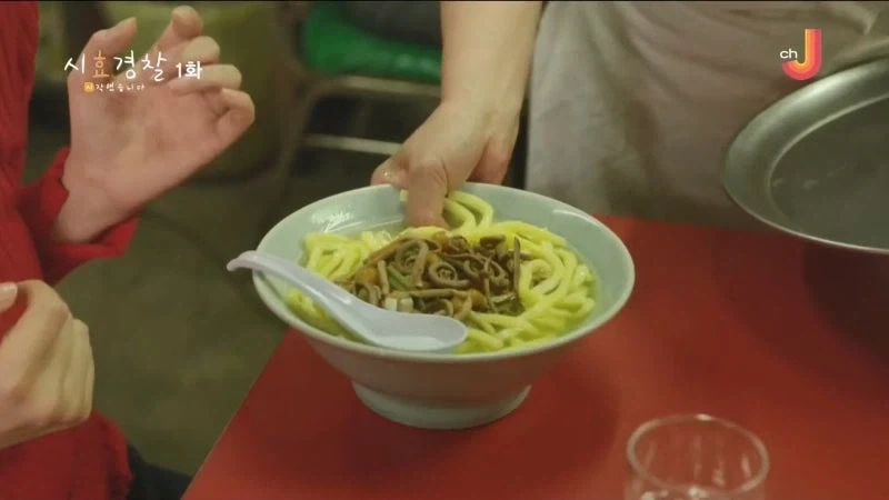 사람들이 줄 서서 맛보던 라면 맛집의 정체_14.webp