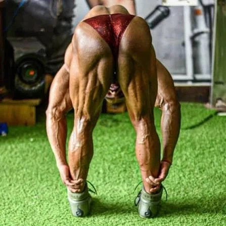 너무 외설적이고 음란해서 대회에서 금지된 자세_3.webp