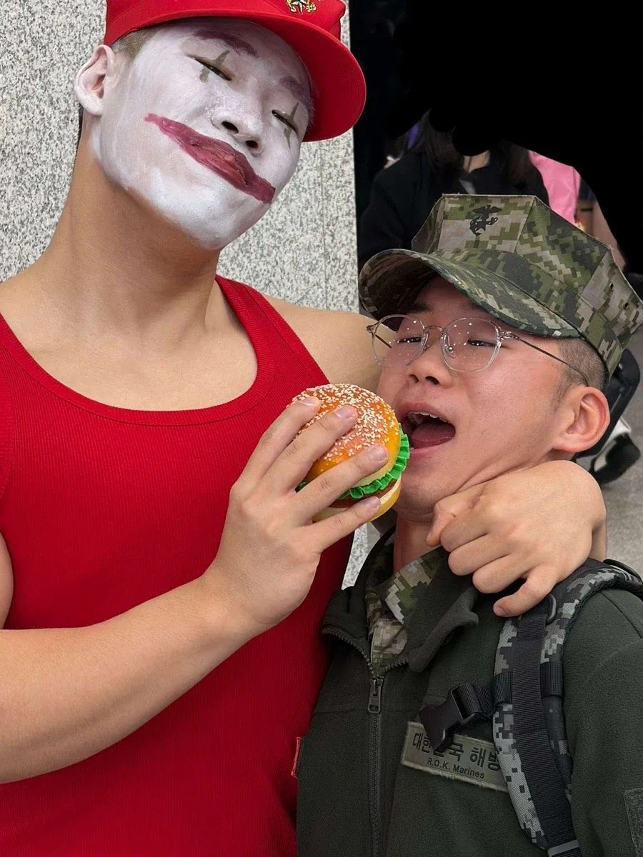 해병전우애 주입중이신 함박아 해병님_1.webp