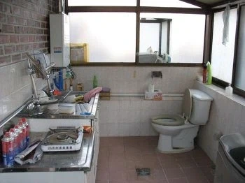 서울에서 싼 월셋방 구하려면 보게 되는 거_1.webp