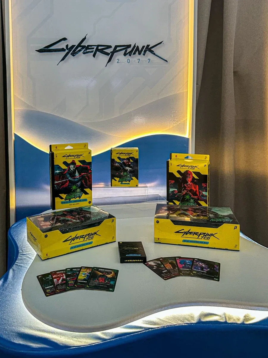사이버펑크도 TCG 준비 중_2.webp