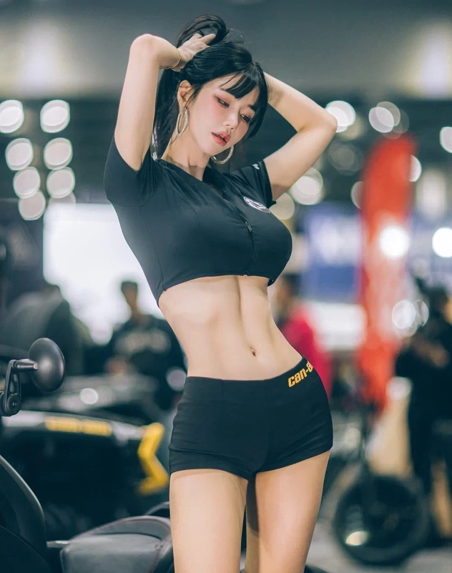 평범한 레이싱걸 눈나_4.webp