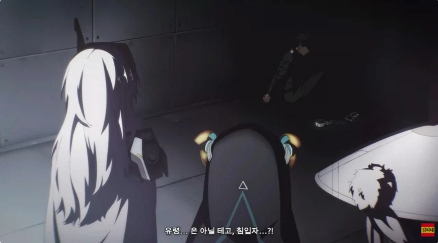 전초기지를 감시하는 니케_4.webp