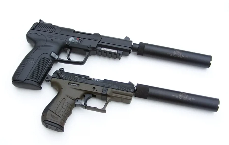수류탄만큼이나 대중매체에서 왜곡이 심한 물건.gun_1.webp