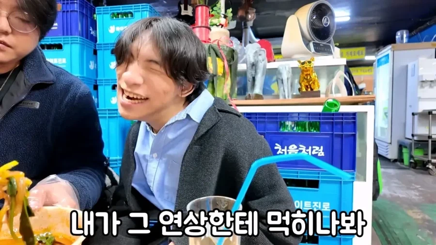 엄마가 명품 옷만 사줬다는 장애인 유튜버 만능발_9.webp