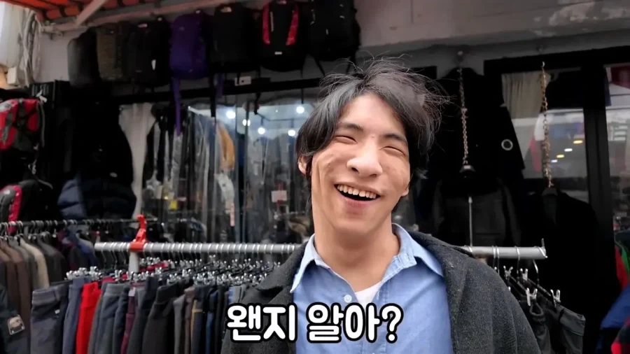 엄마가 명품 옷만 사줬다는 장애인 유튜버 만능발_13.webp
