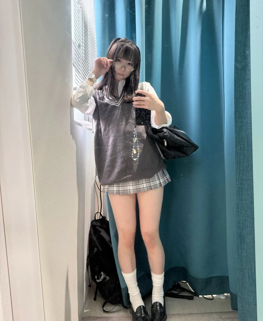 호불호 갈리는 치마 길이 jpg_1.webp