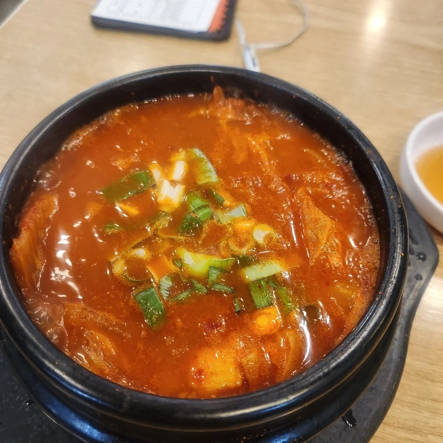 뚝배기 김치찌개 특징_1.webp