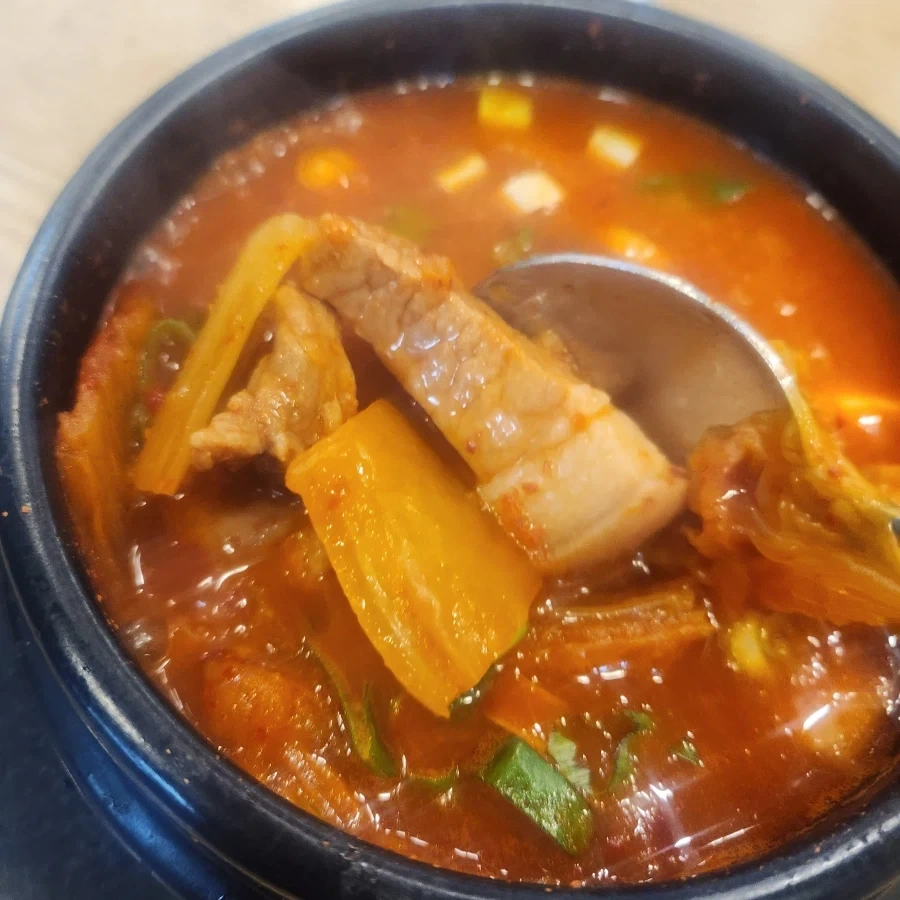 뚝배기 김치찌개 특징_2.webp