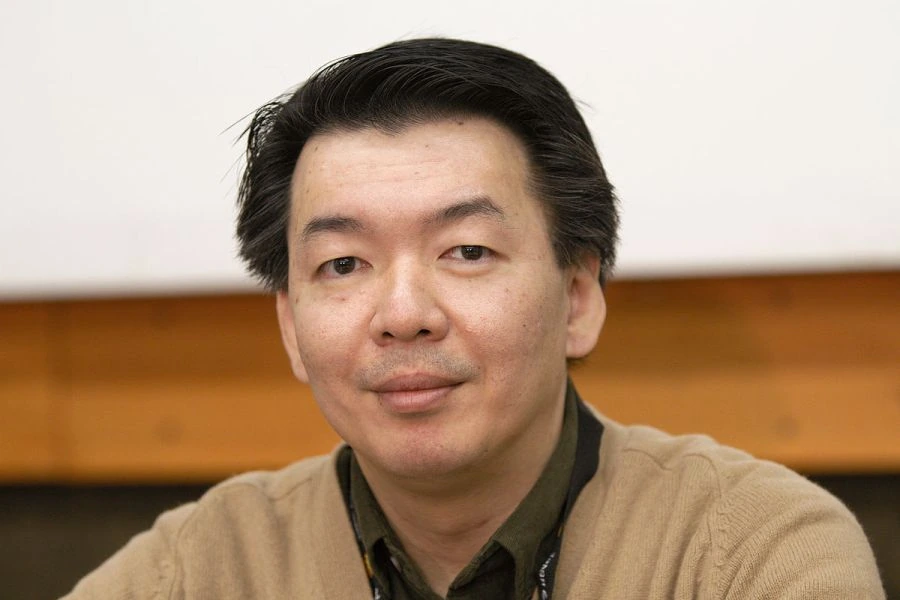 1200px-Satoshi_Urushihara_20100220_Japan_Expo_Sud_1.jpg