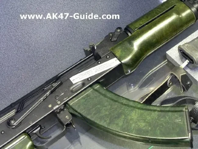 AK-47에 플라스틱을 안쓴 이유_2.webp