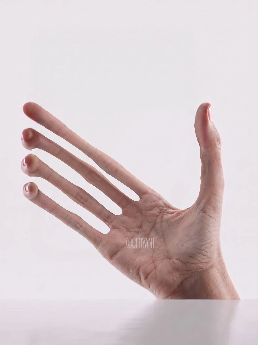 손가락이 외계인이 되는 폰_2.webp