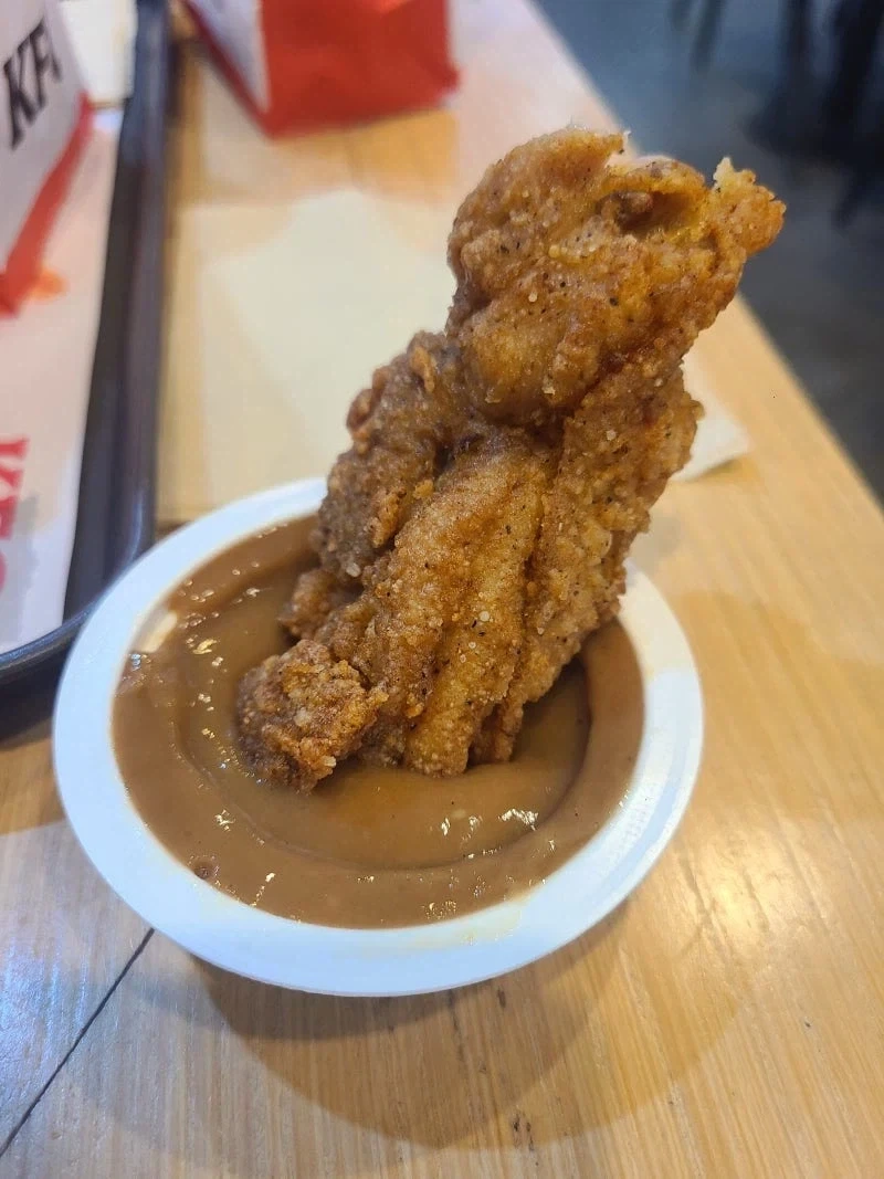 Kfc 그레이비 소스를 안먹어 봤다니 인생 손 봤어_1.webp