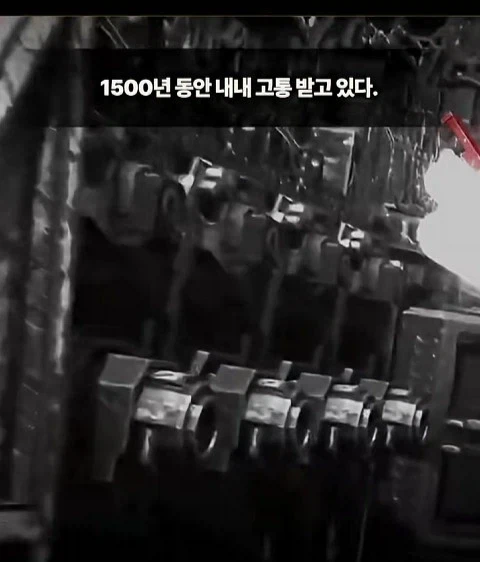 지옥같은 전쟁망치 세계관에서 못죽은 남자_8.webp