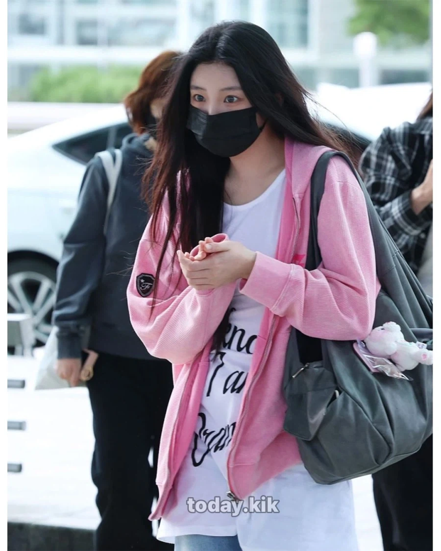 공항 사복 패션 때문에 스타일리스트 배치_5.webp