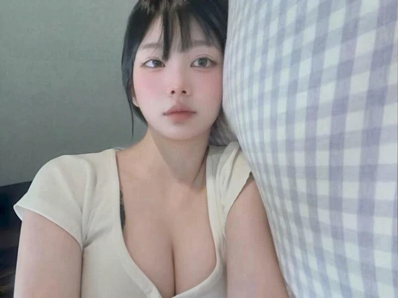 코스프레 하는 누나_2.webp