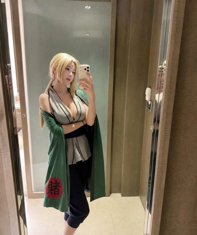코스프레 하는 누나_6.webp