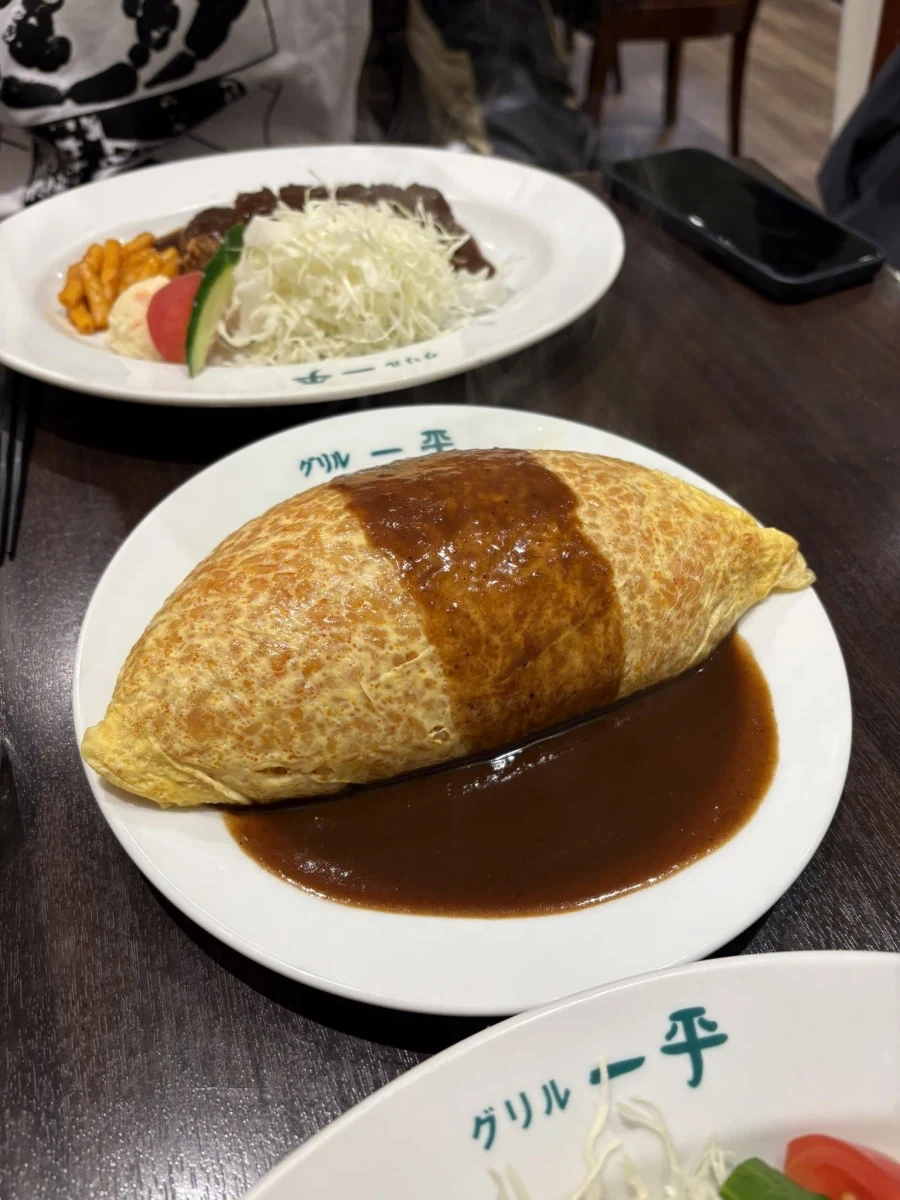지진피해로 무너진 가게를 단골들이 멋대로 세웠다는 가게.twit_5.webp