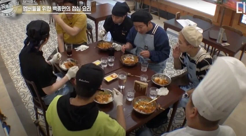 연예인들이 진짜 맛있는 거 먹을 때 하는 표정_6.webp