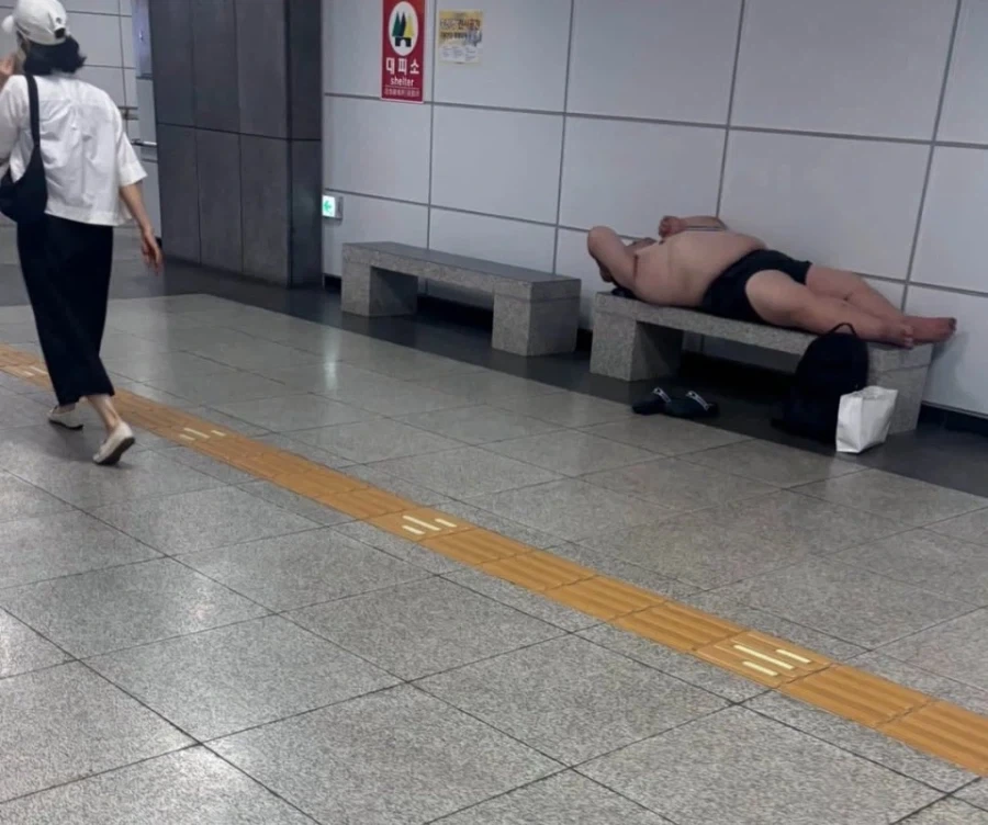 한국인걸 믿을 수 없는 사진_1.webp