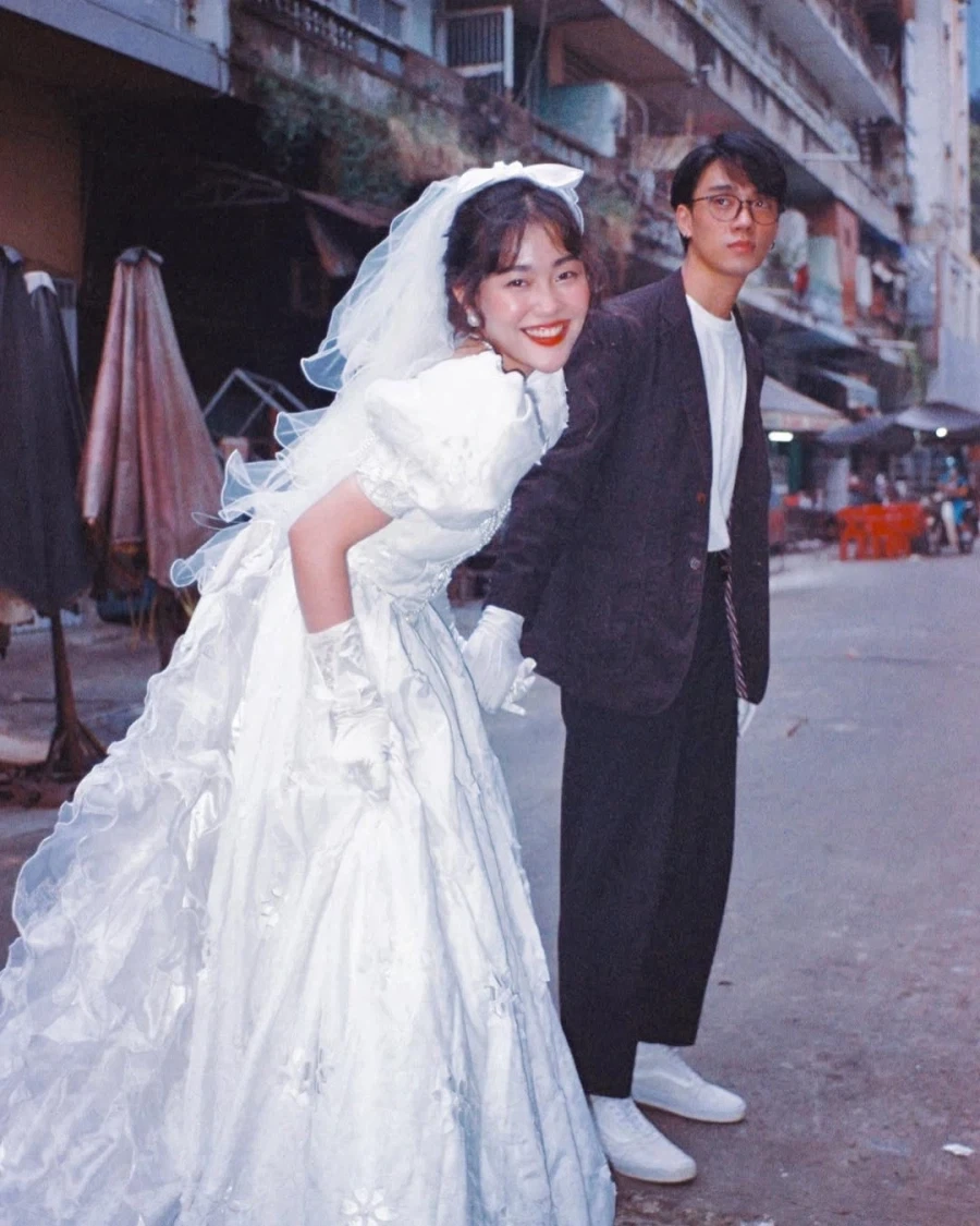 80년대 홍콩의 신혼부부 사진으로 유명한 사진_5.webp