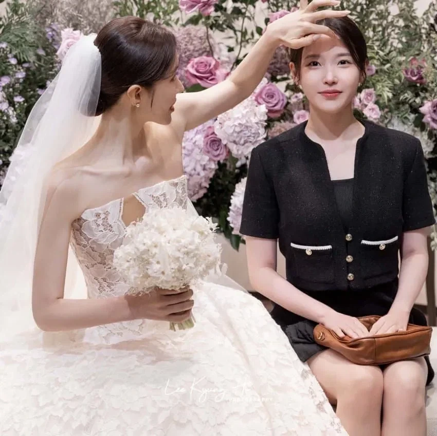 헤어 스타일리스트쌤 결혼식 간 아이유.jpg_1.webp
