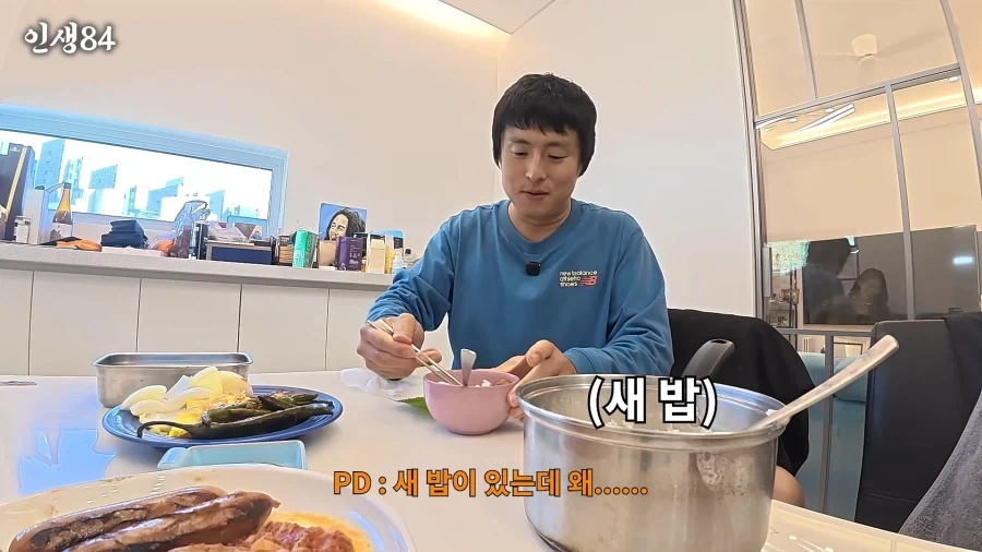 카즈하한테 쌈싸주는 기안84_4.webp