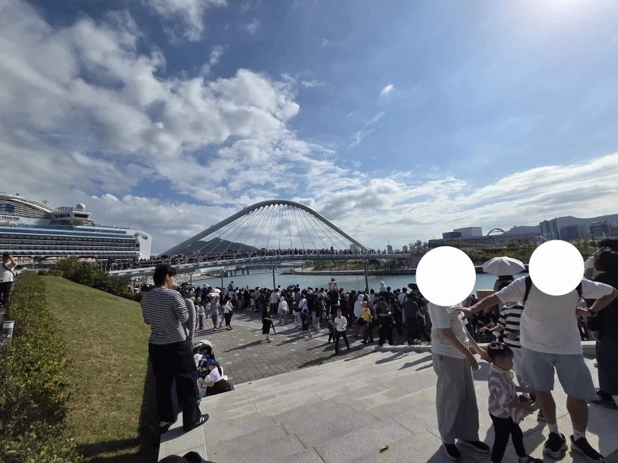 누가 여수박람회하고 부산상어 비교하는데 사진 보니까 진짜네 ㅋㅋㅋㅋㅋㅋㅋ_1.webp