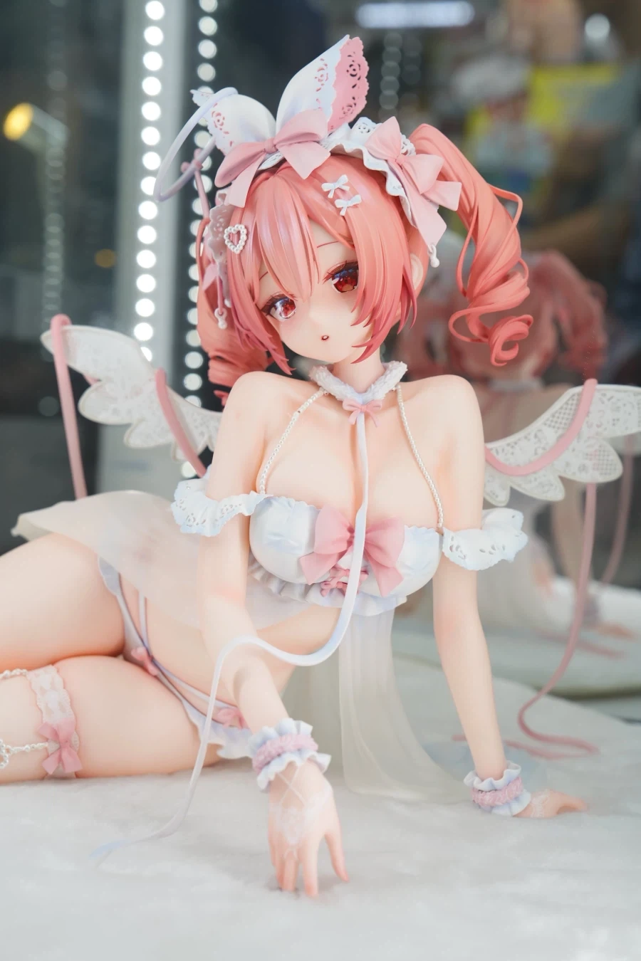 [SIKI ANIM] 1/4 흰 토끼 Rosu 천사 Ver 전시 사진_2.webp
