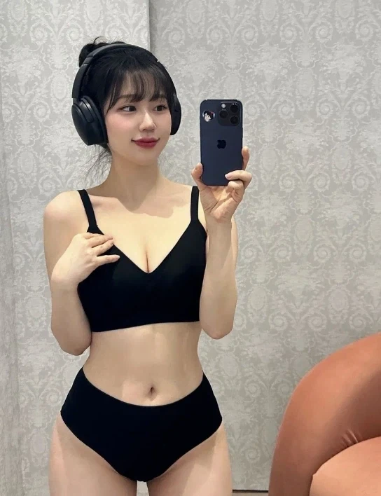 이쁜 여자들의 거울셀카 모음집_2.webp