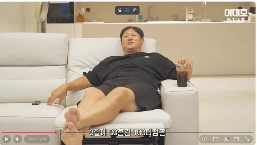 자기가 픽한 후배가 성장한걸 본 이대호 반응_5.webp